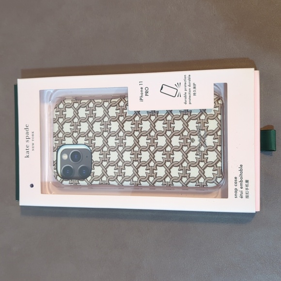 kate spade iPhone 11 PRO Snap Case Linked Spades Theme Print NEW - Picture 1 of 7